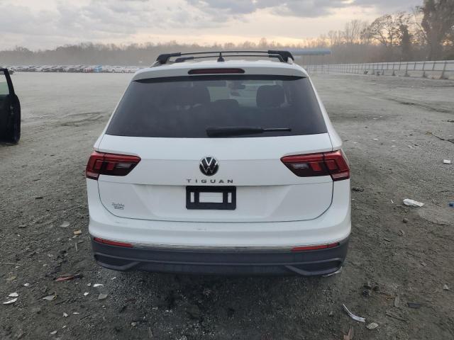 Volkswagen Tiguan S Image 8