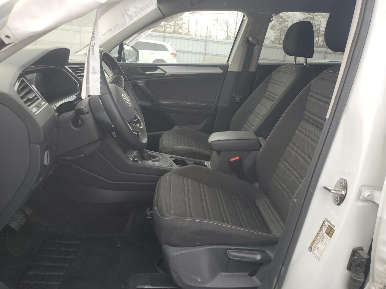 Volkswagen Tiguan S Image 6