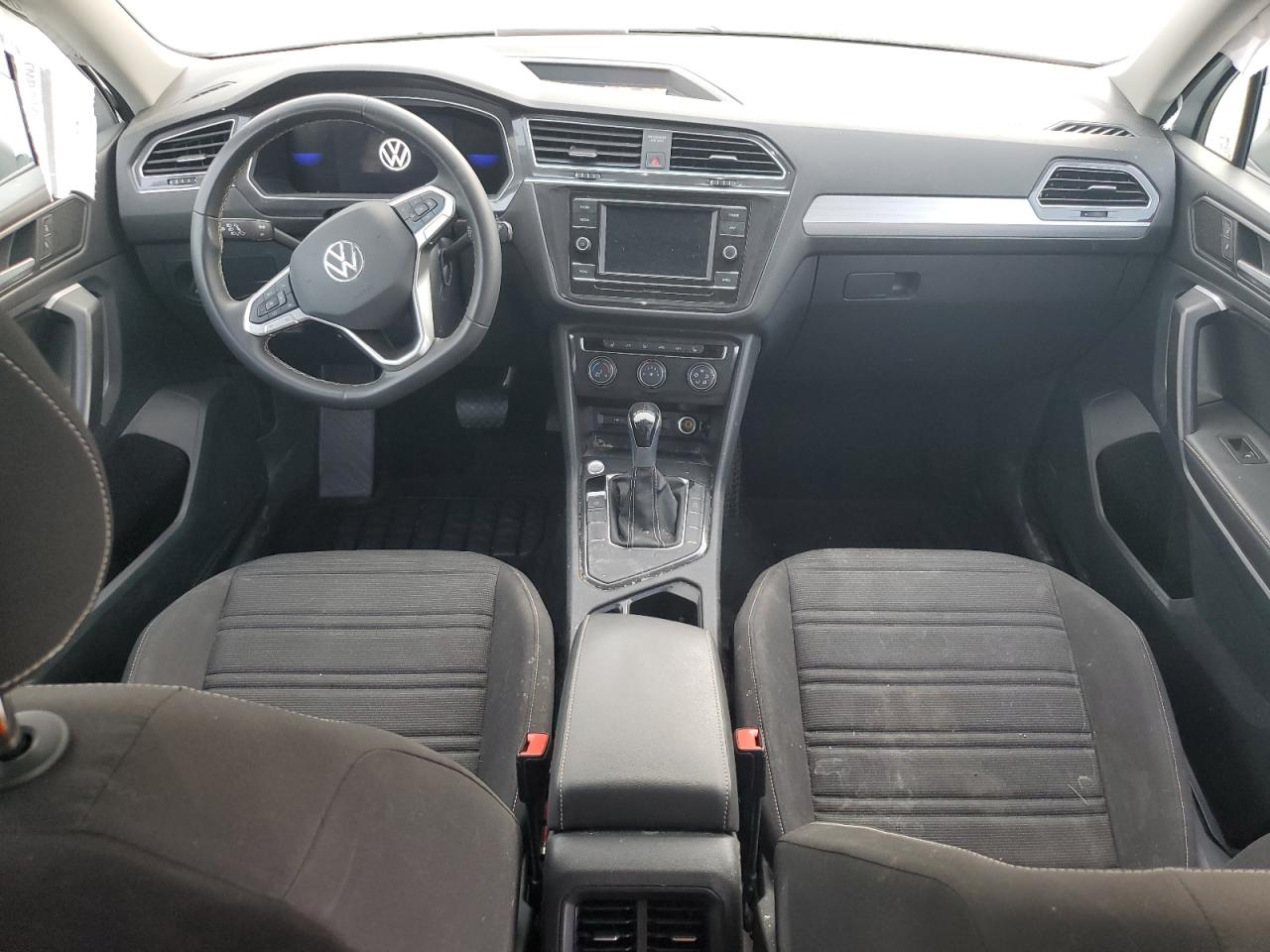 Volkswagen Tiguan S Image 11
