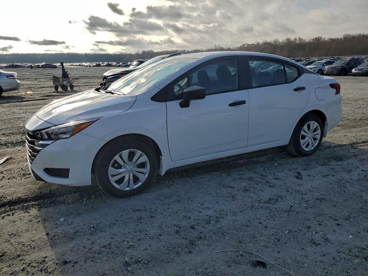 Nissan Versa S Image 1