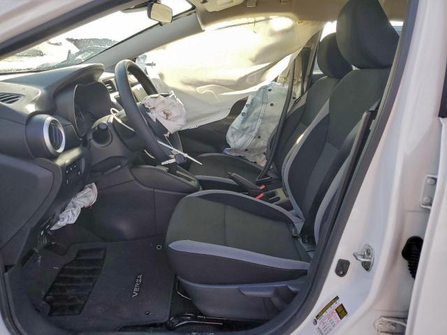 Nissan Versa S Image 12