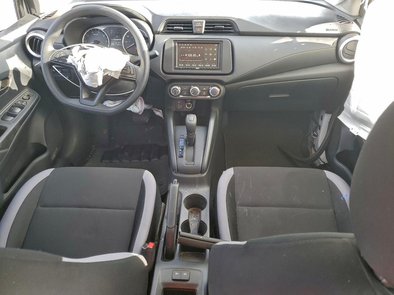 Nissan Versa S Image 7