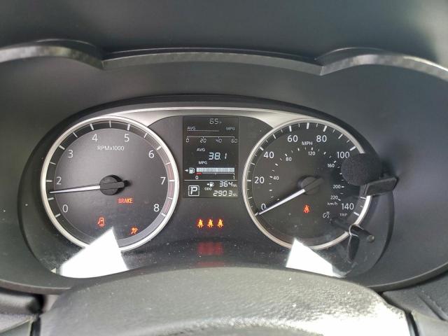 Nissan Versa S Image 9