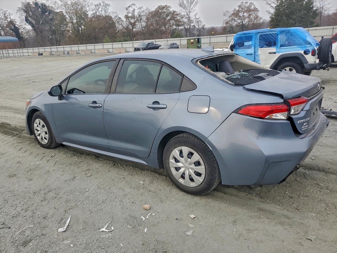 Toyota Corolla L Image 2