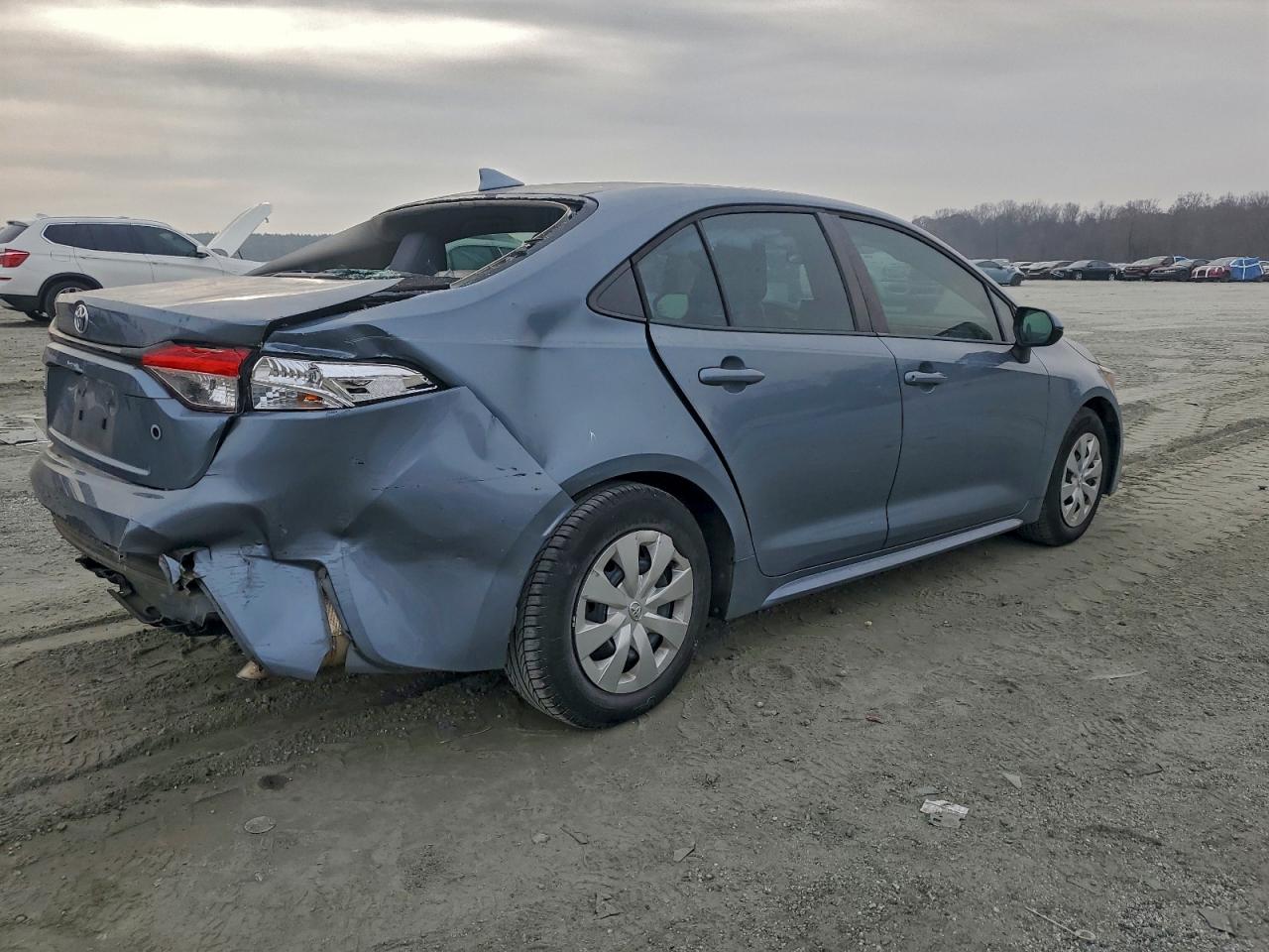 Toyota Corolla L Image 3