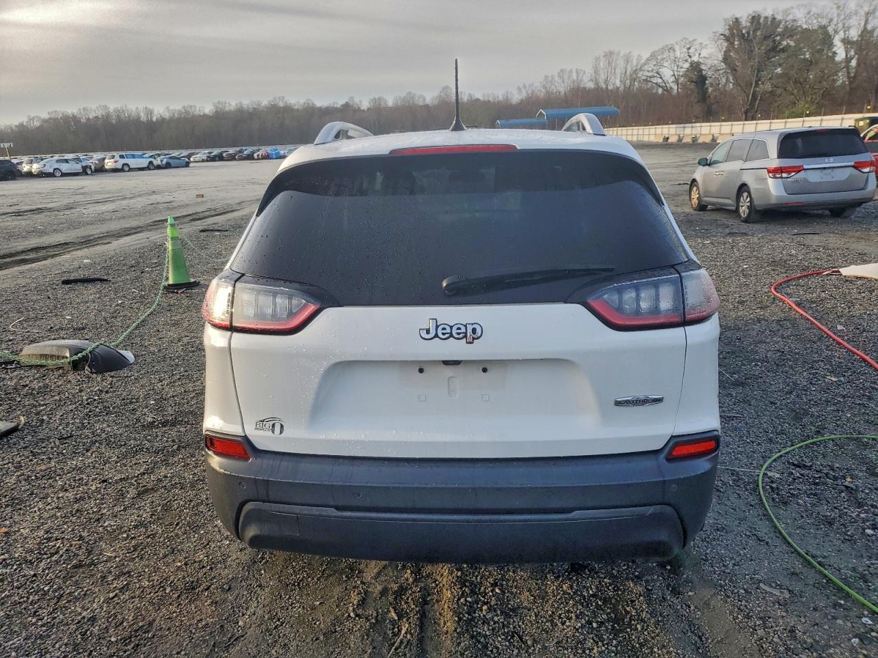 Jeep Grand Cherokee Latitude Plus Image 2