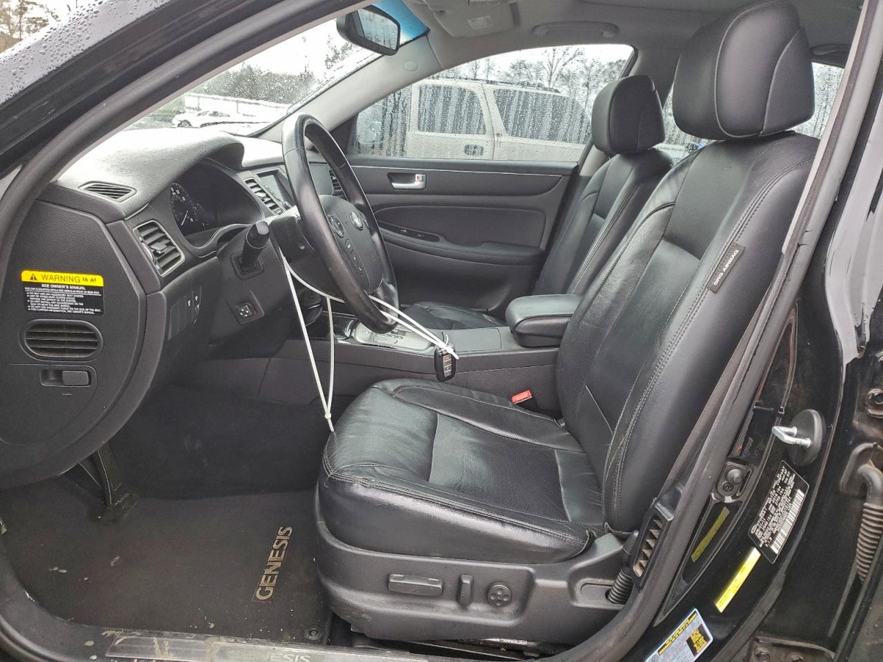 Hyundai Genesis 3.8l Image 6