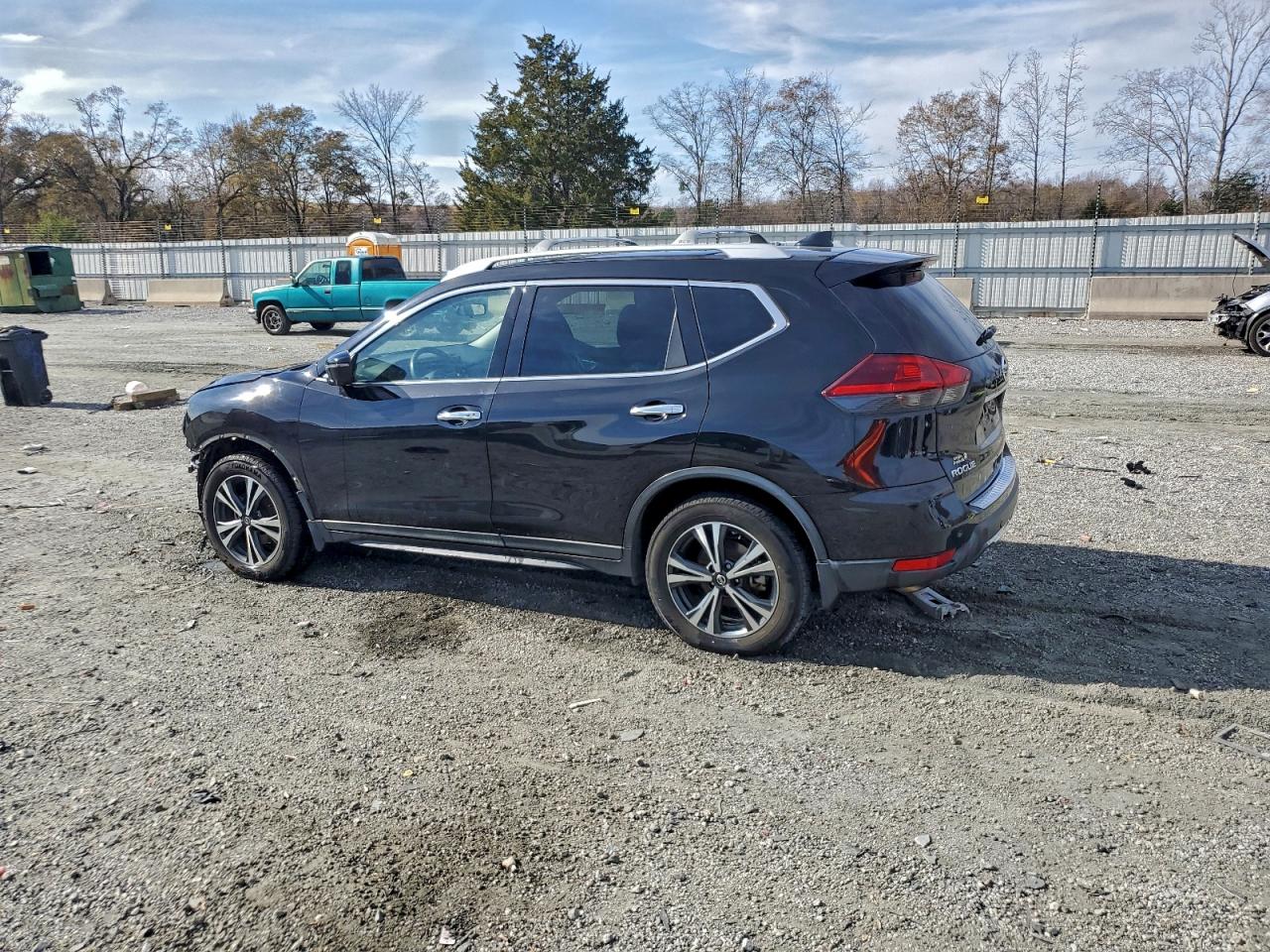 Nissan Rogue S Image 5