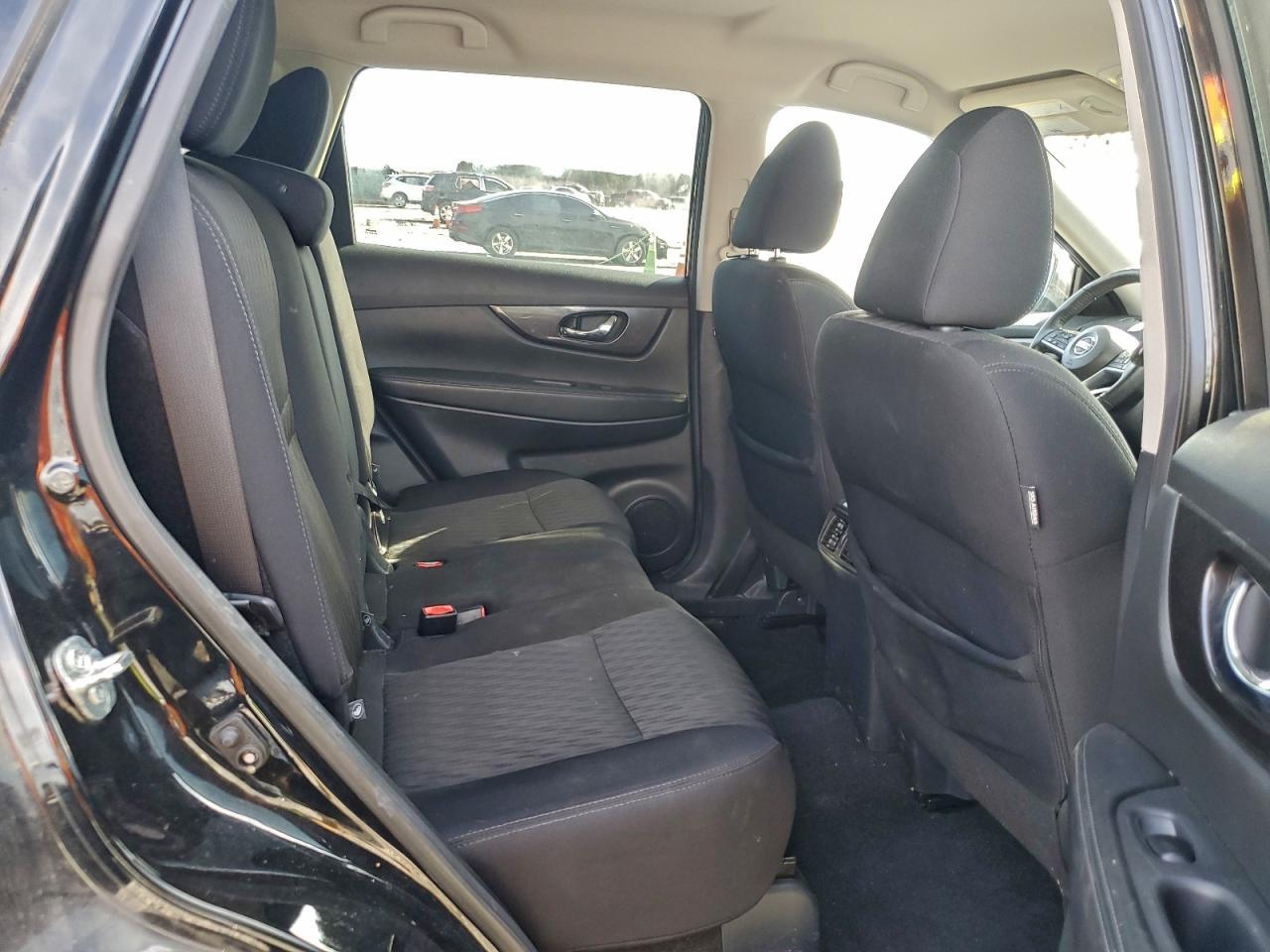 Nissan Rogue S Image 4