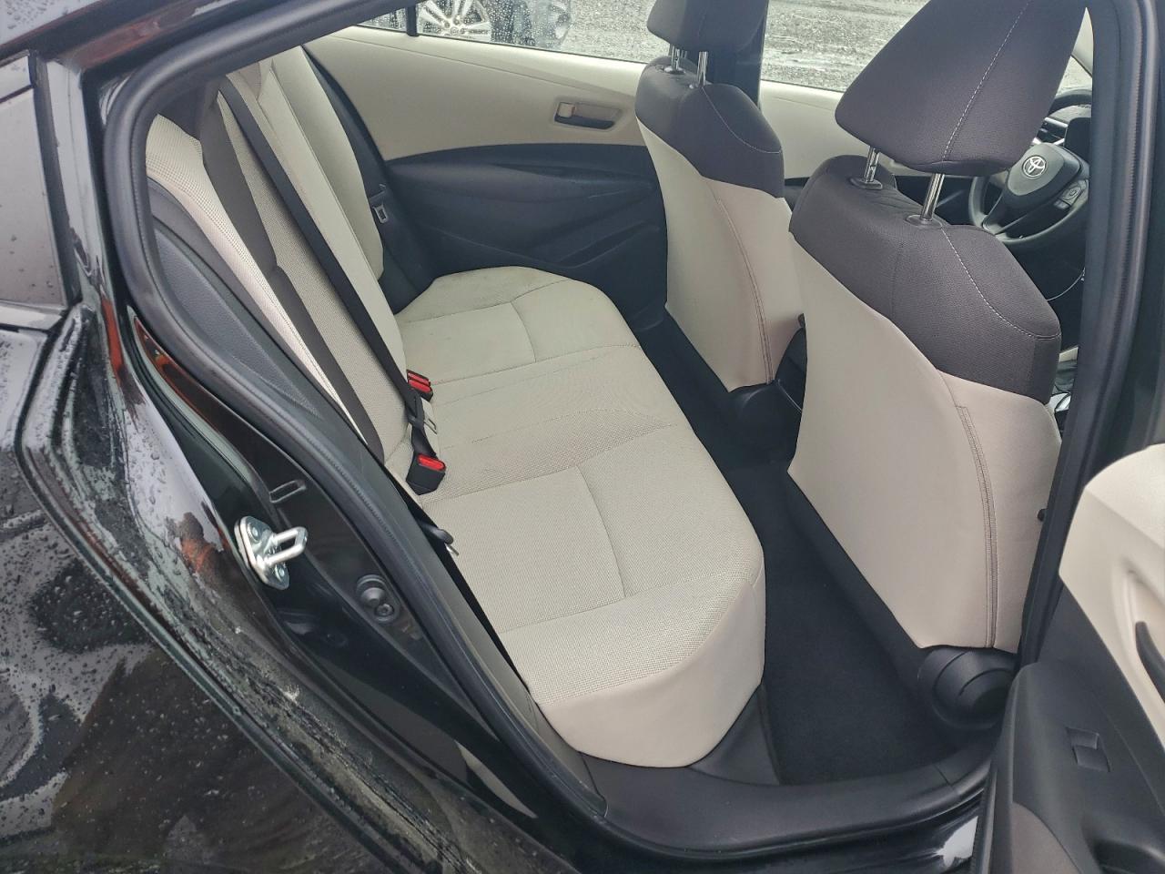 Toyota Corolla Le Image 8