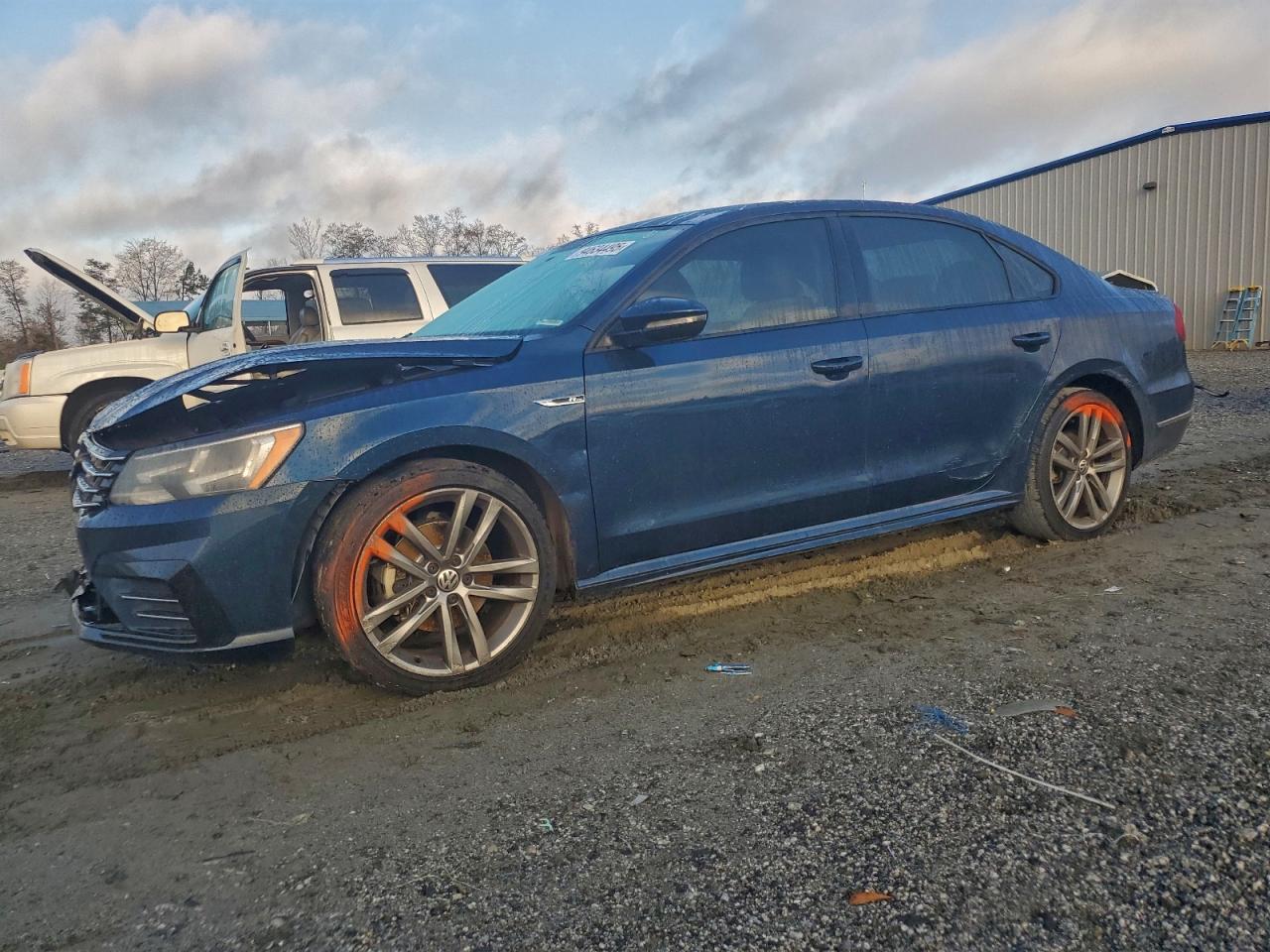 Volkswagen Passat S Image 1