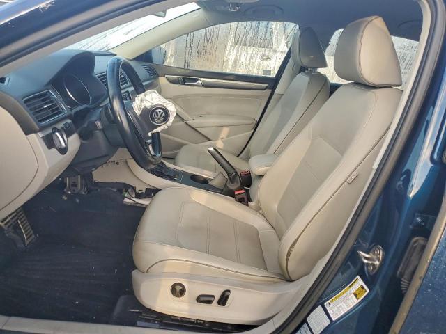 Volkswagen Passat S Image 5