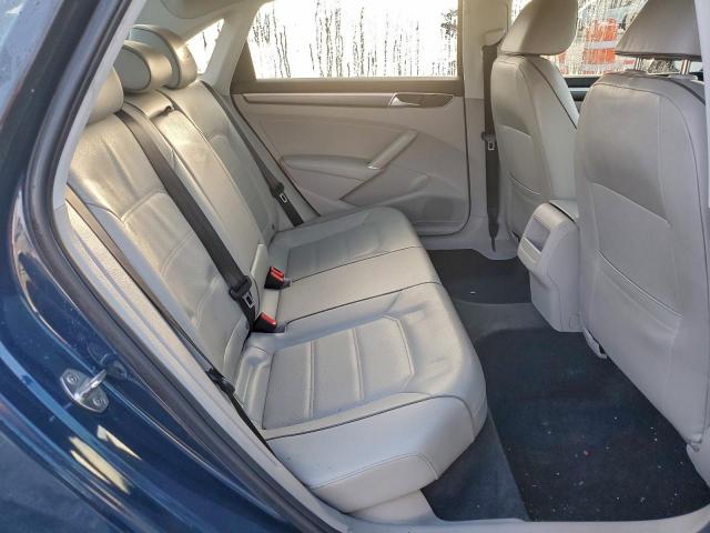 Volkswagen Passat S Image 11