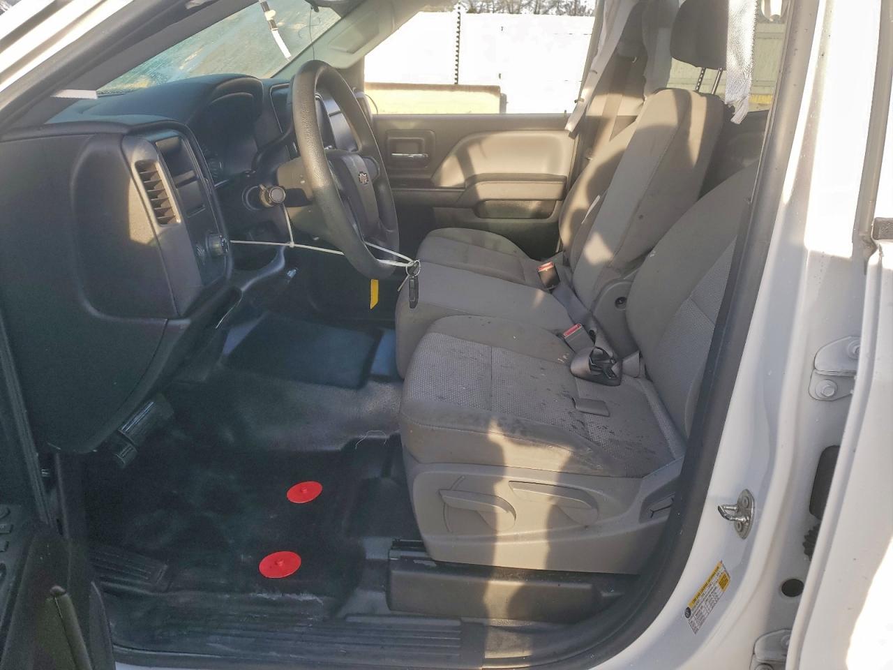 Chevrolet Silverado C1500 Image 2