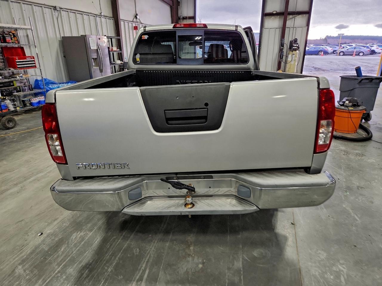 Nissan Frontier King Cab Xe Image 6