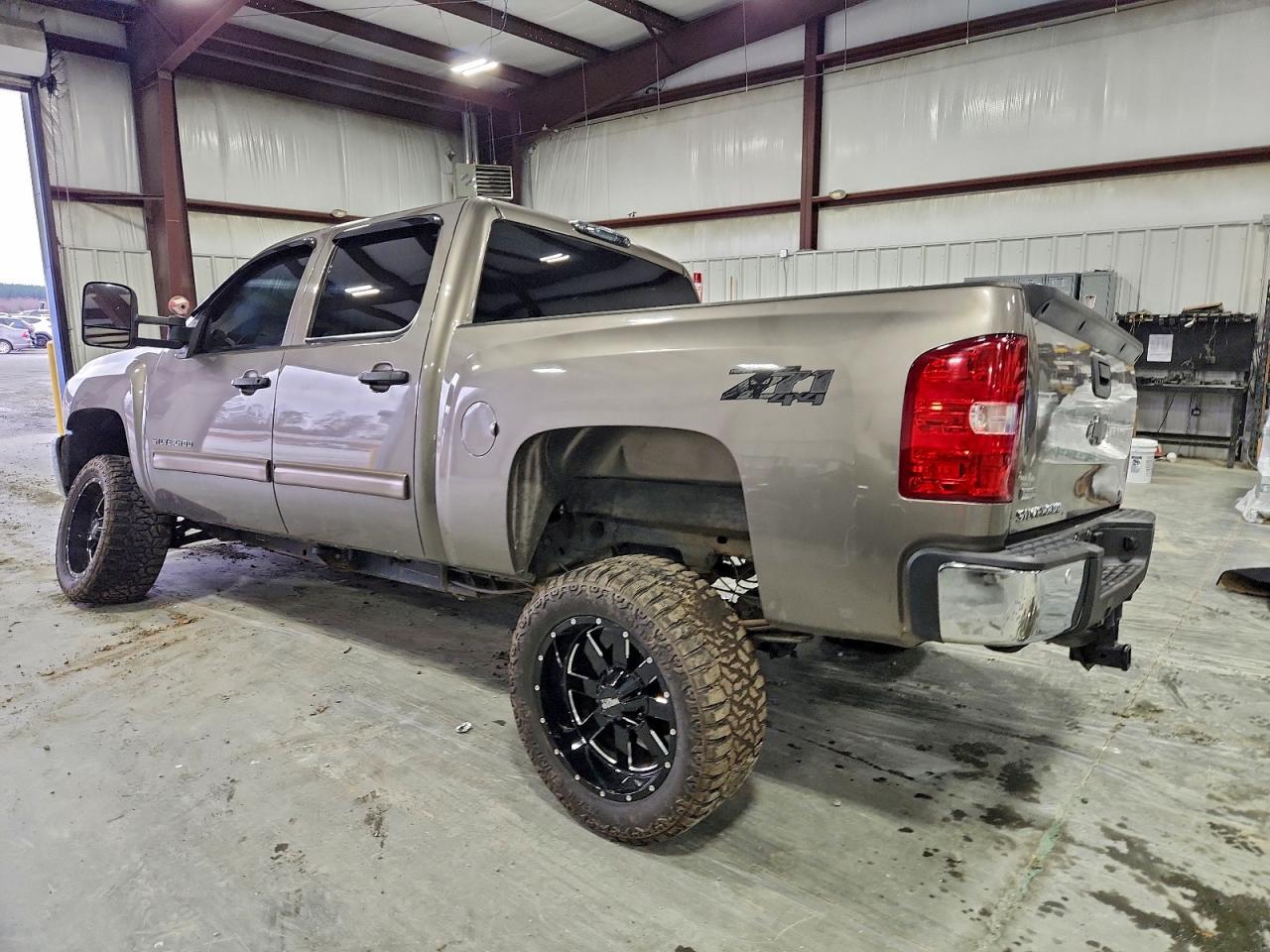 Chevrolet Silverado K1500 Lt Image 10