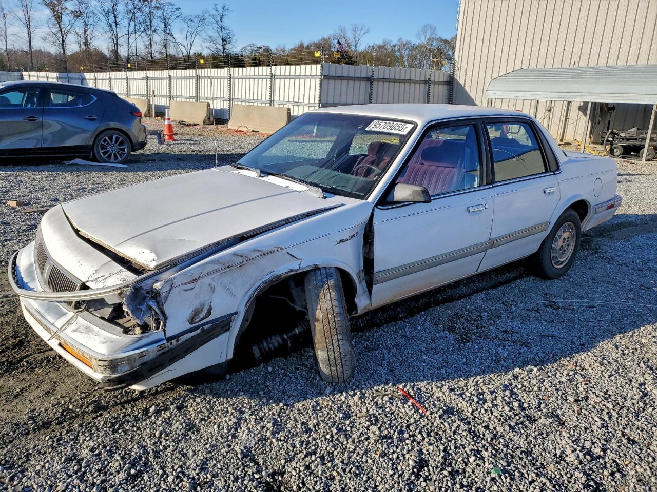 Oldsmobile Cutlass S Image 1