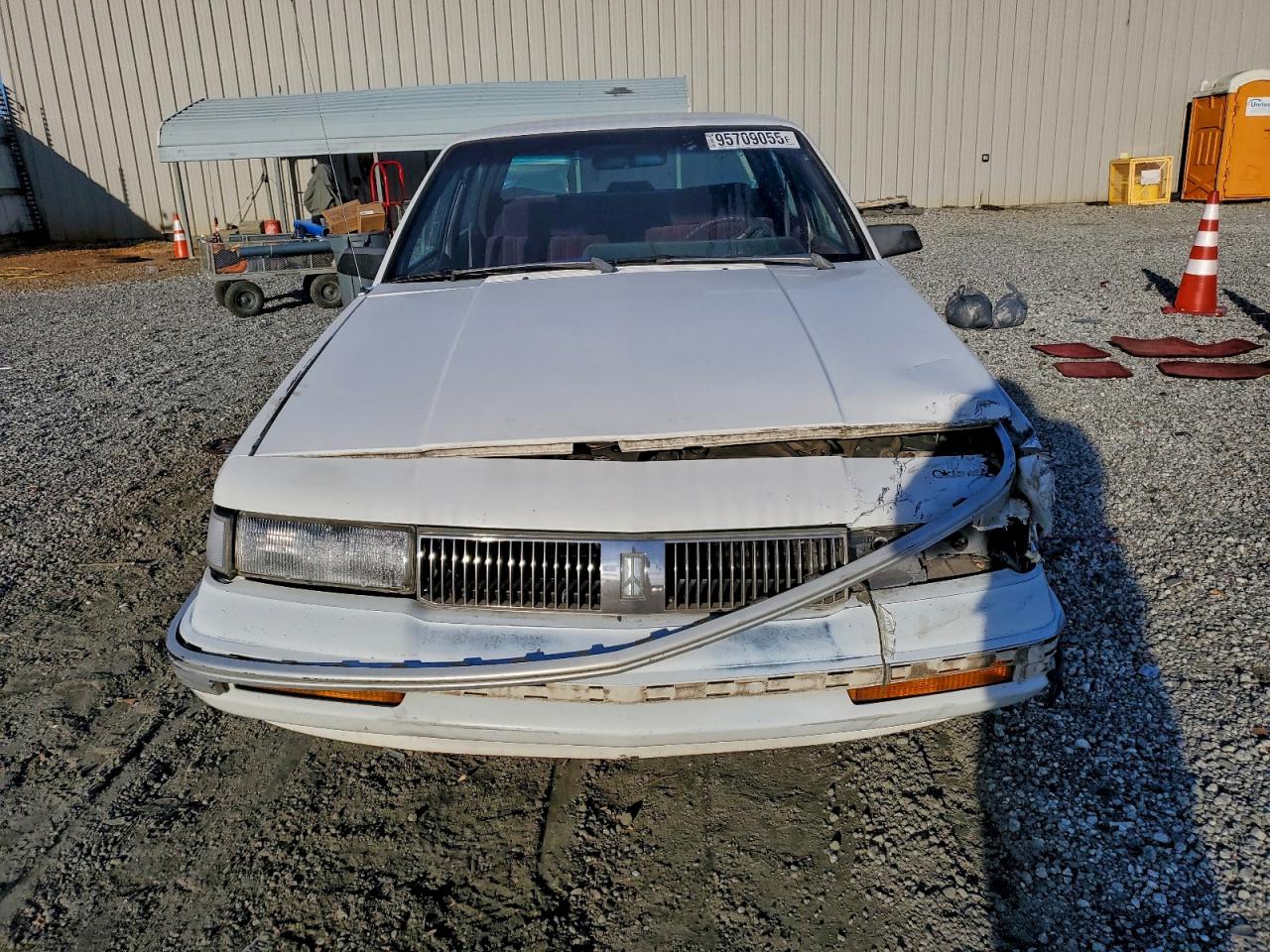 Oldsmobile Cutlass S Image 12