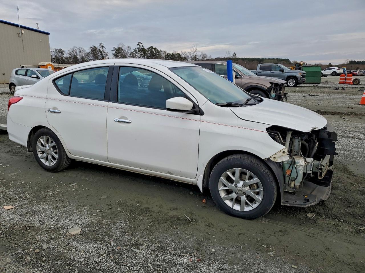 Nissan Versa S Image 3