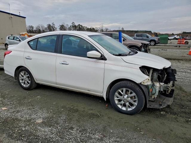 Nissan Versa S Image 3