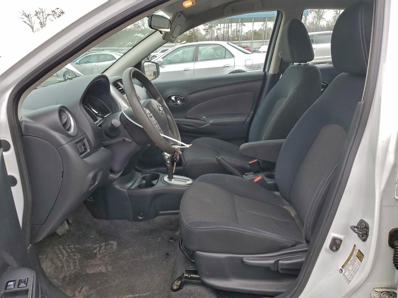 Nissan Versa S Image 12