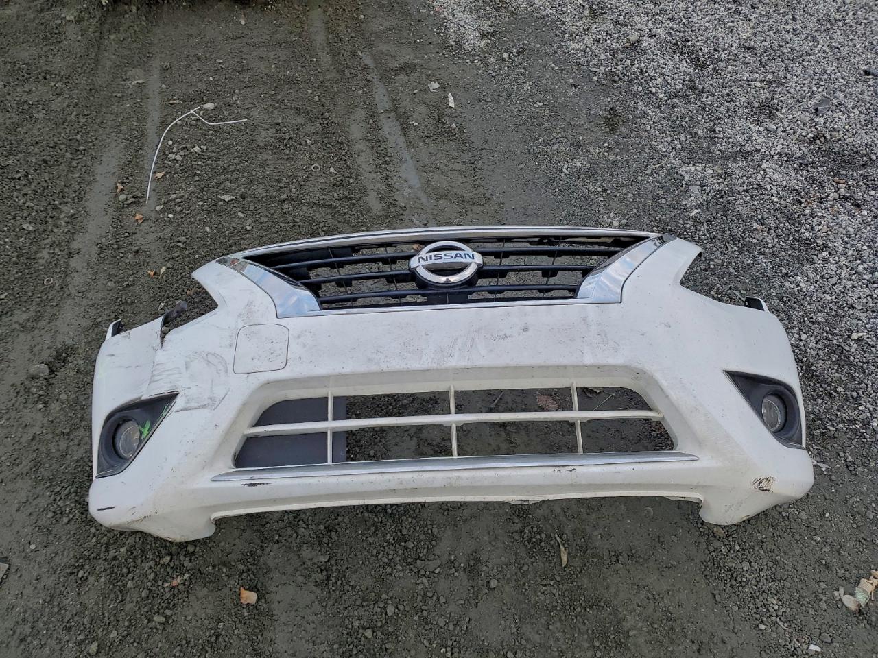 Nissan Versa S Image 8