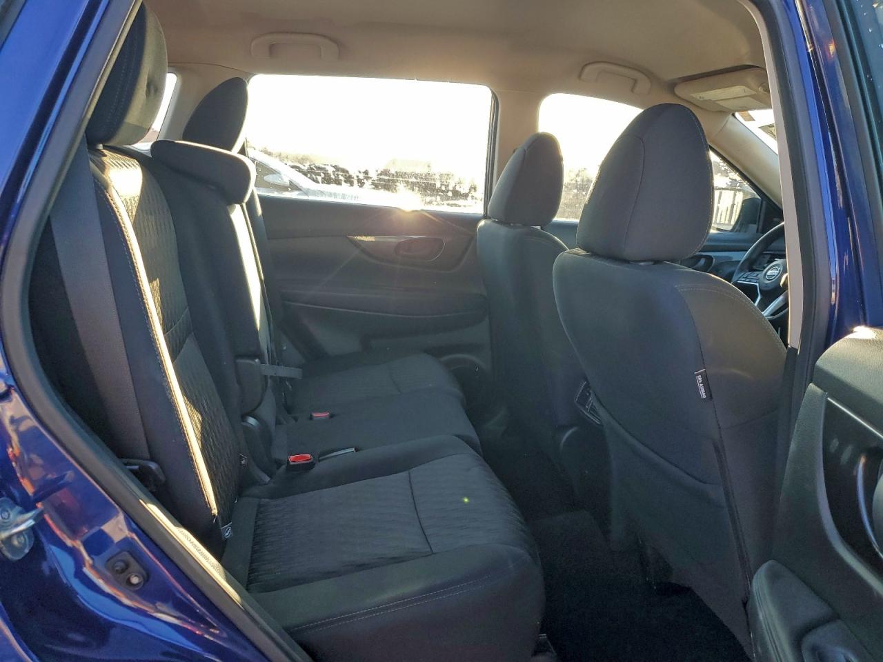 Nissan Rogue S Image 9