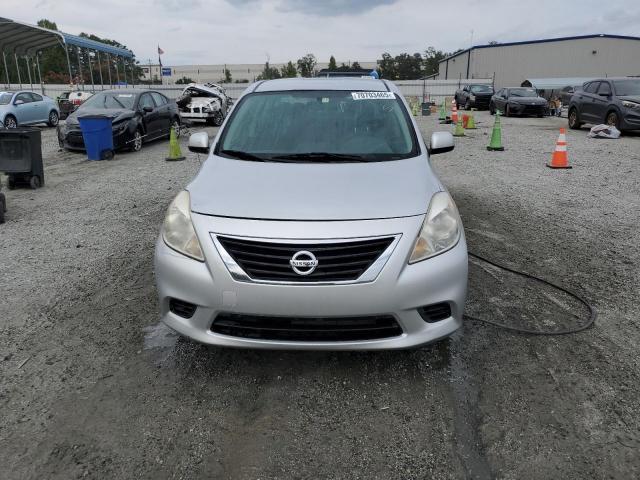 Nissan Versa S Image 2