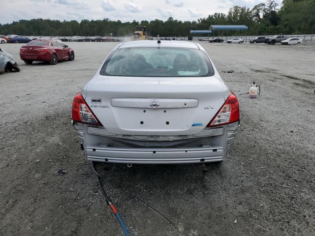 Nissan Versa S Image 3