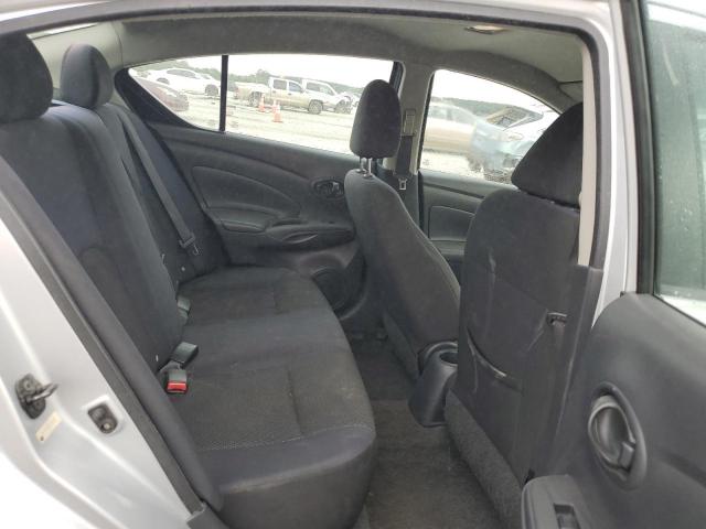 Nissan Versa S Image 12