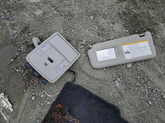 Toyota RAV4 Le Image 11