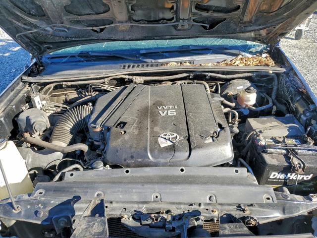 Toyota Tacoma Double Cab Image 4