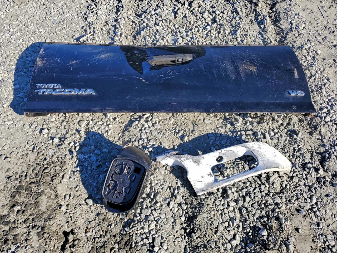 Toyota Tacoma Double Cab Image 9