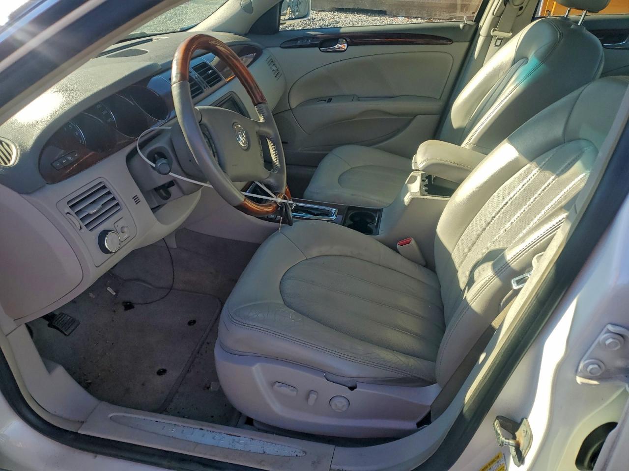 Buick Lucerne Cxl Image 10