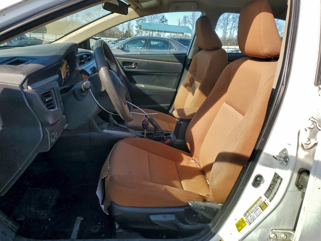 Toyota Corolla L Image 2