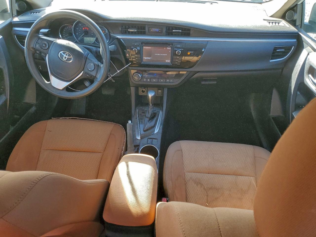 Toyota Corolla L Image 6