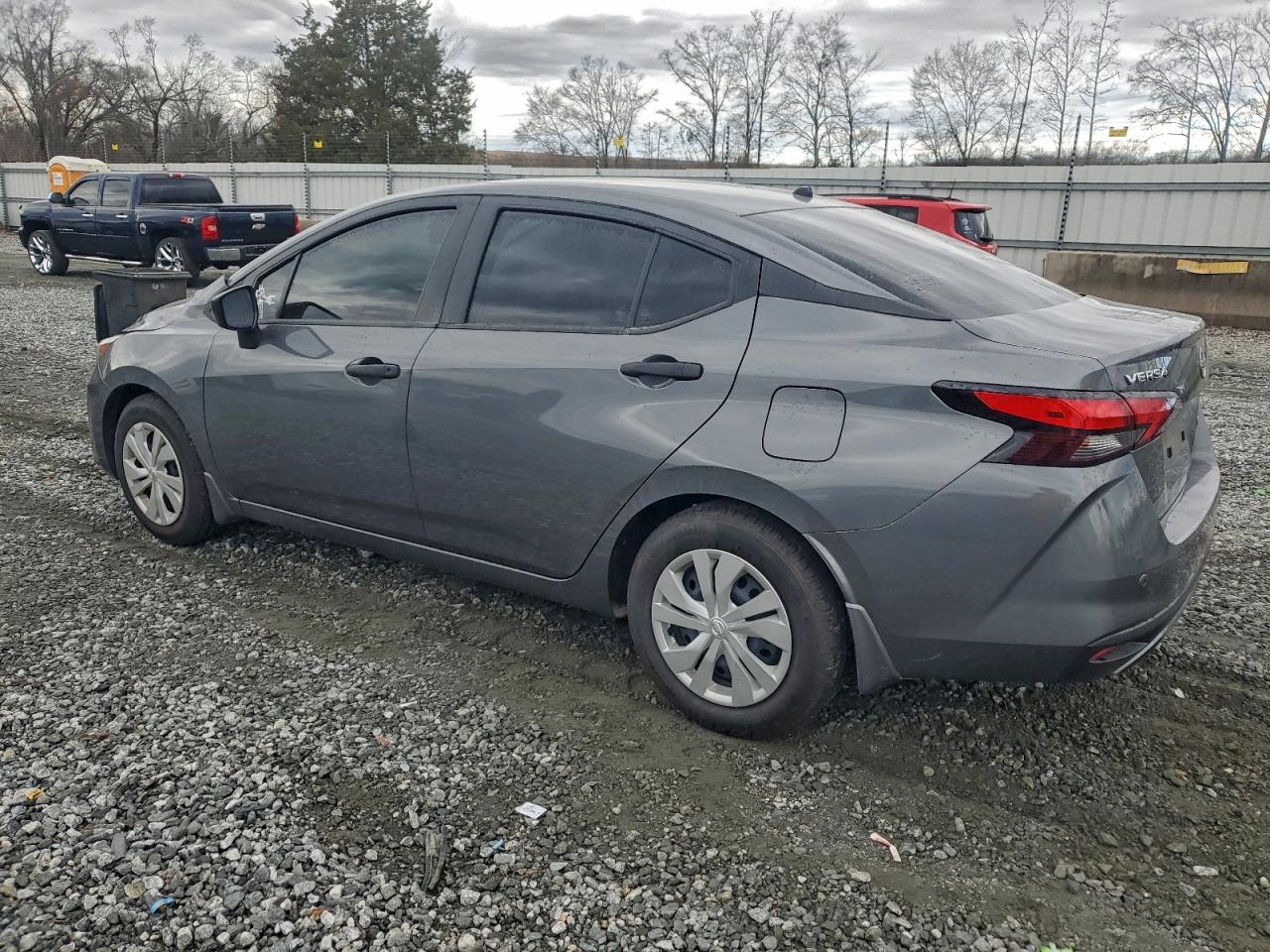 Nissan Versa S Image 3