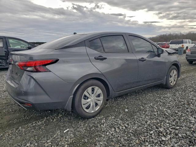 Nissan Versa S Image 2