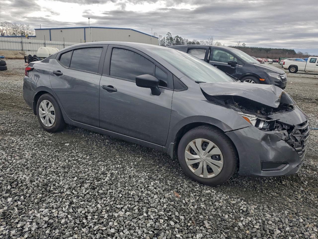 Nissan Versa S Image 12