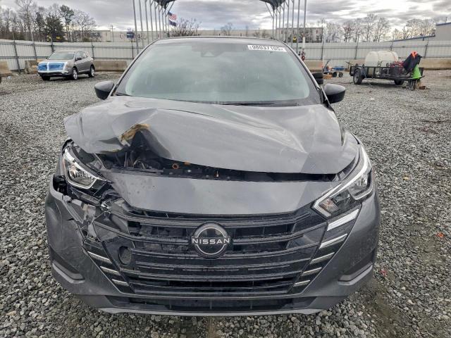 Nissan Versa S Image 5