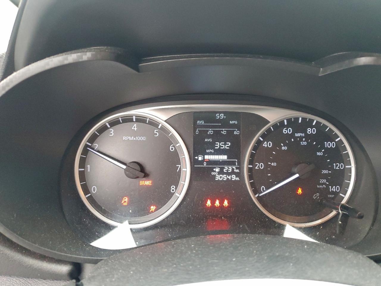 Nissan Versa S Image 6