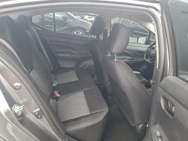 Nissan Versa S Image 8