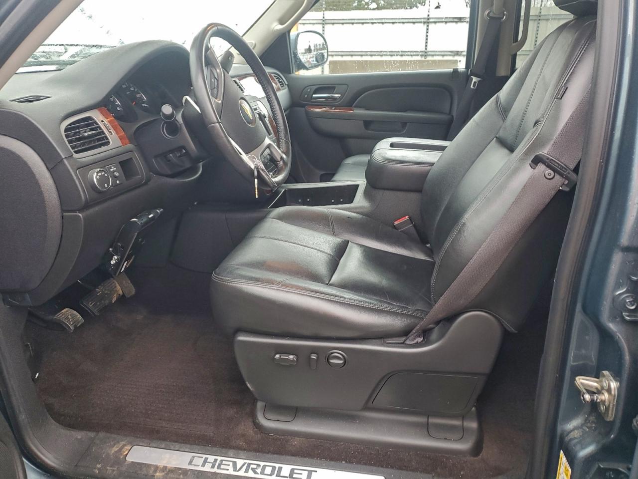 Chevrolet Silverado C1500 Ltz Image 6