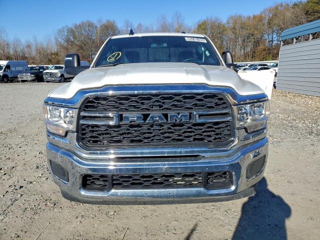 Ram 2500 Tradesman Image 4
