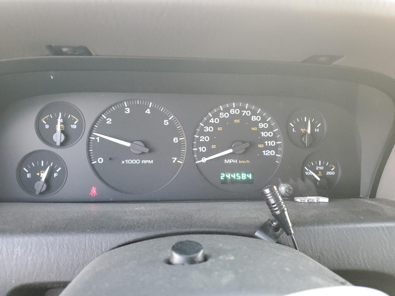 Jeep Grand Cherokee Laredo Image 8