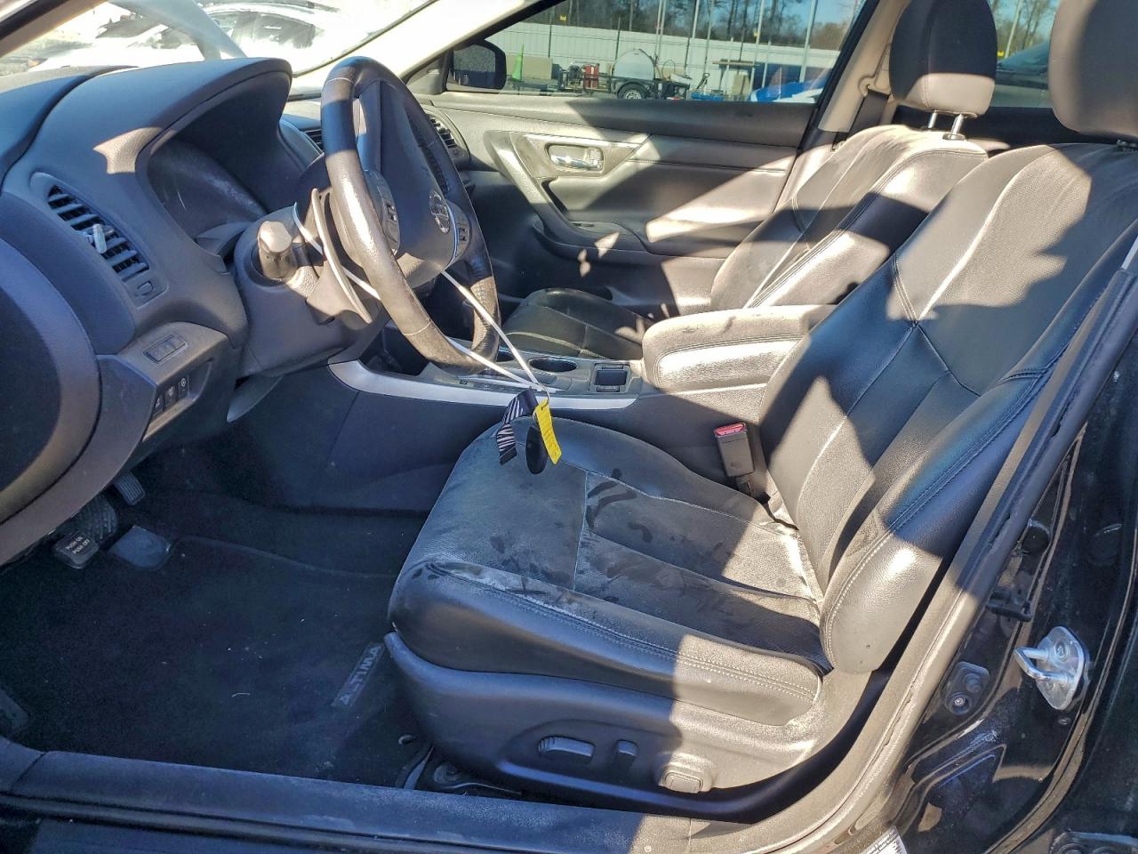 Nissan Altima 3.5s Image 10