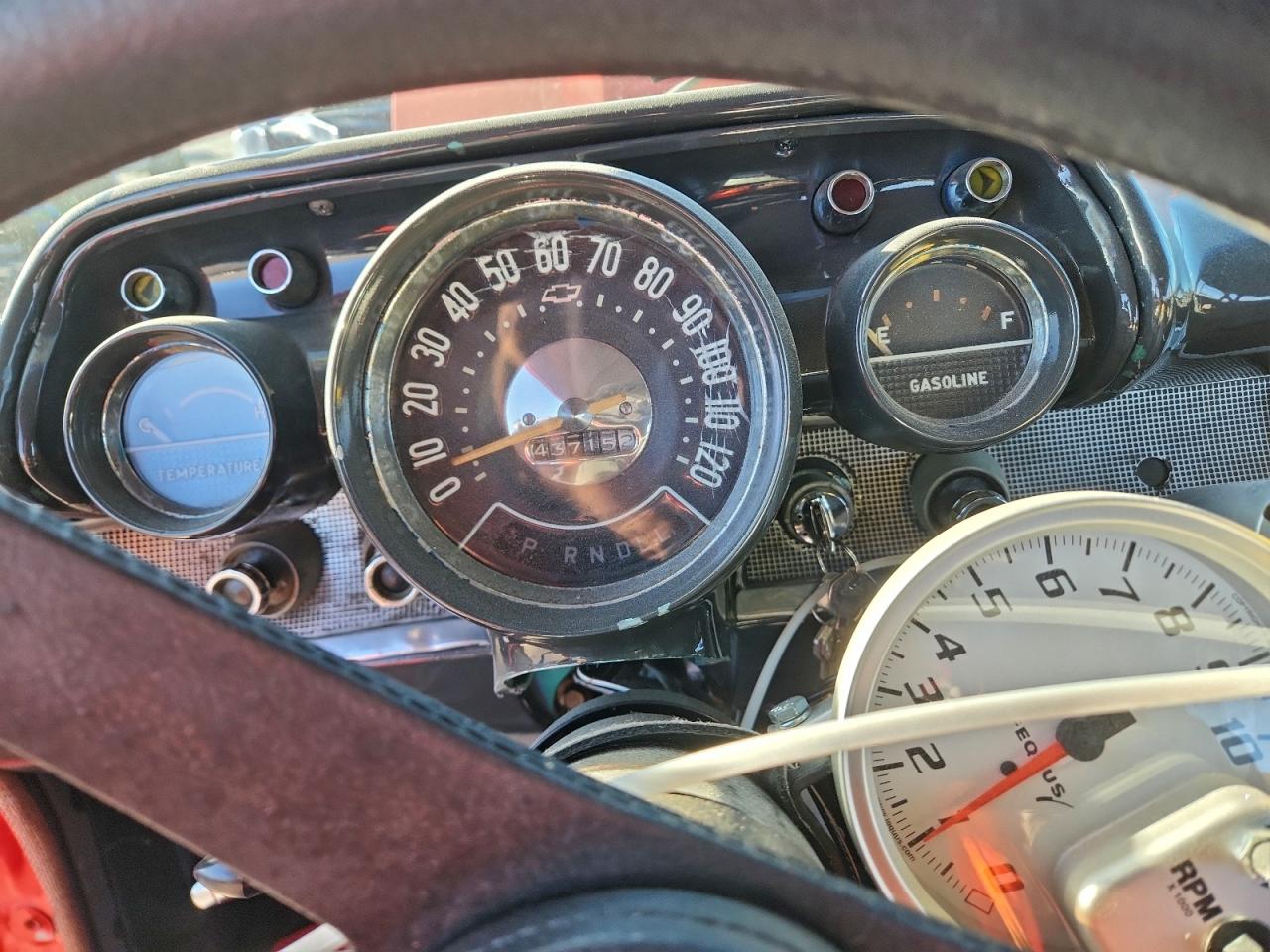 Chevrolet 210 Image 6