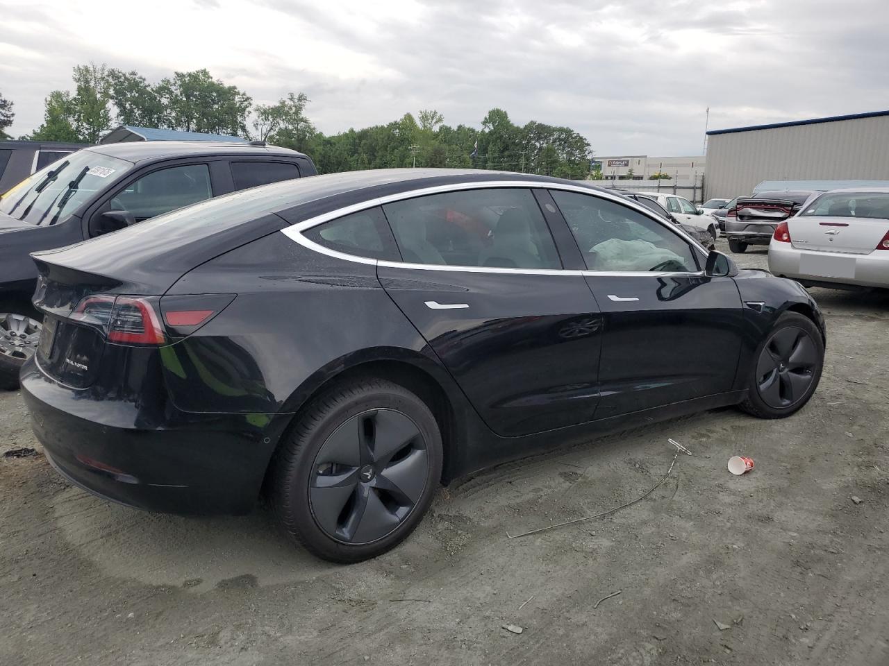 Tesla Model 3 Image 3