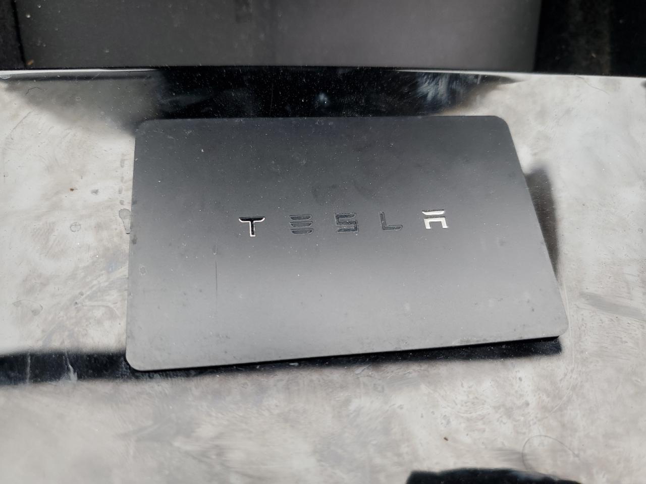 Tesla Model 3 Image 6