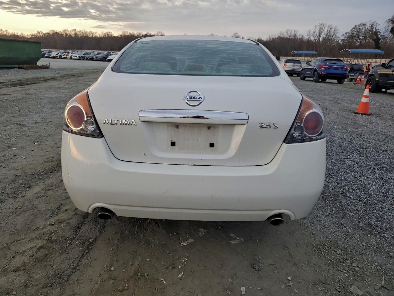 Nissan Altima 2.5 Image 12